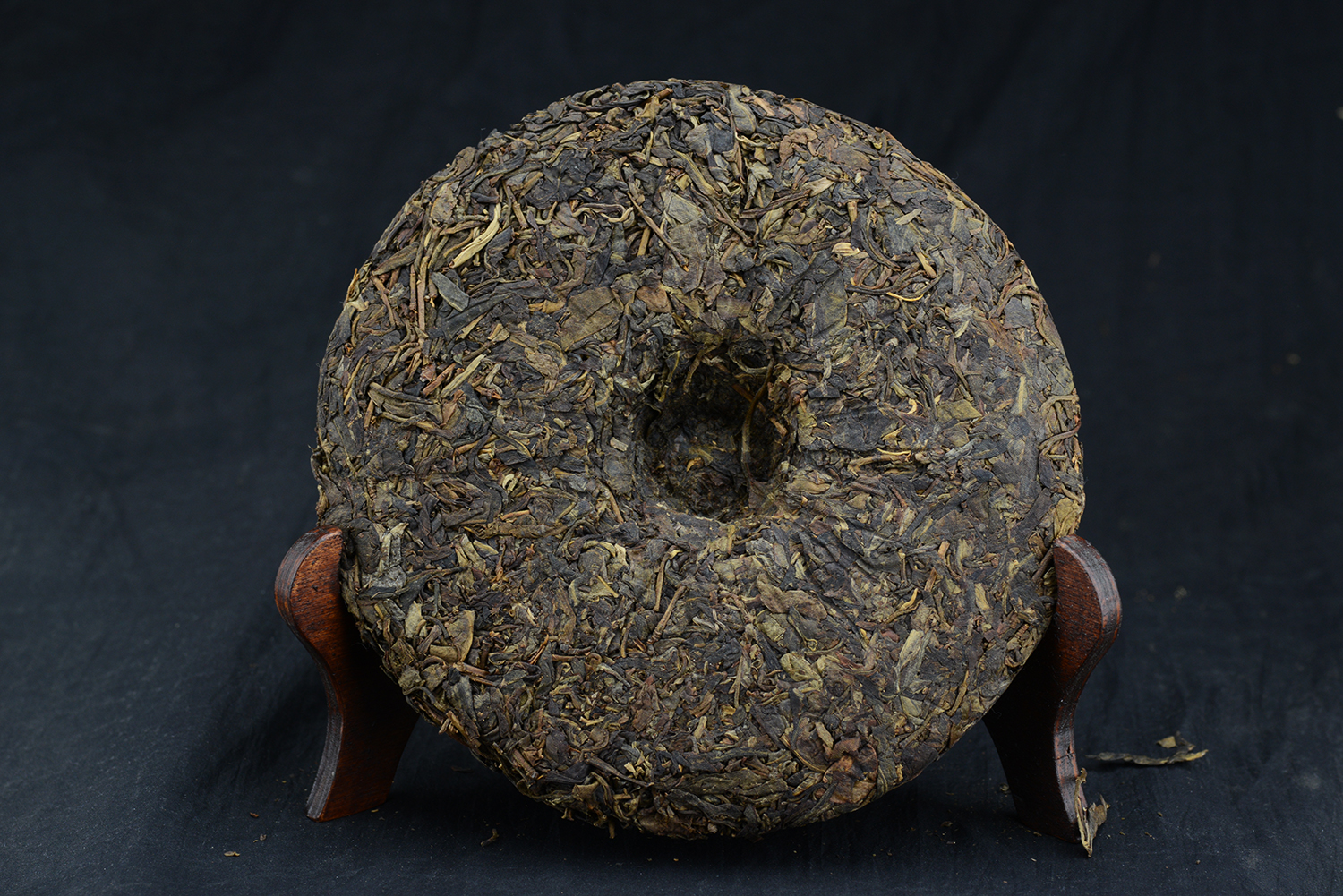 2002 Jixing Yiwu sheng puerh tea cake 